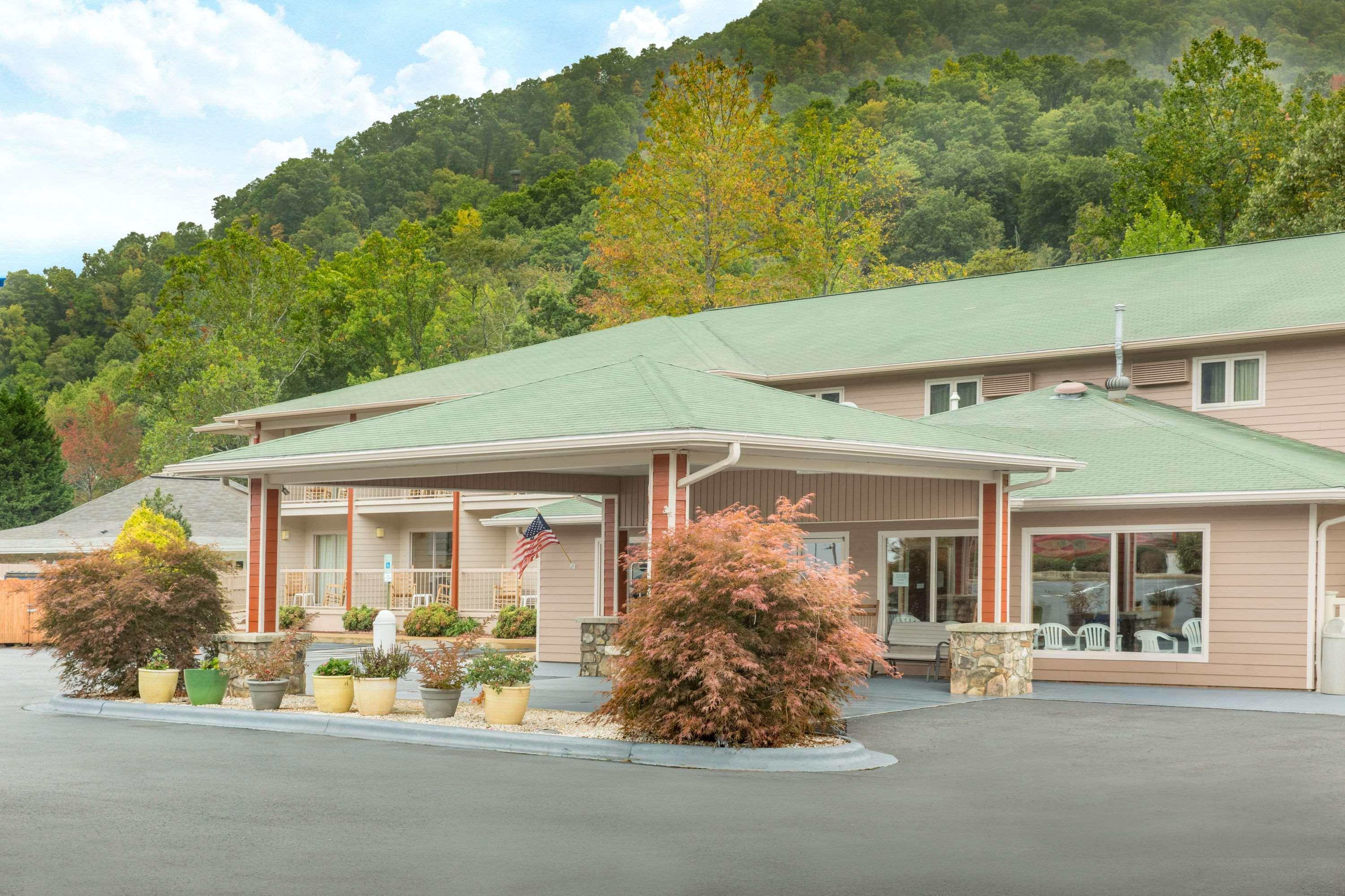 Ramada By Wyndham Maggie Valley Exterior foto